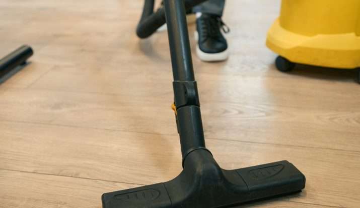 hoovering an office hardfloor